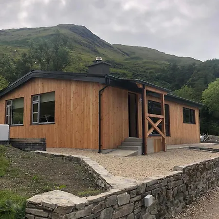Cedarwood Leenane *